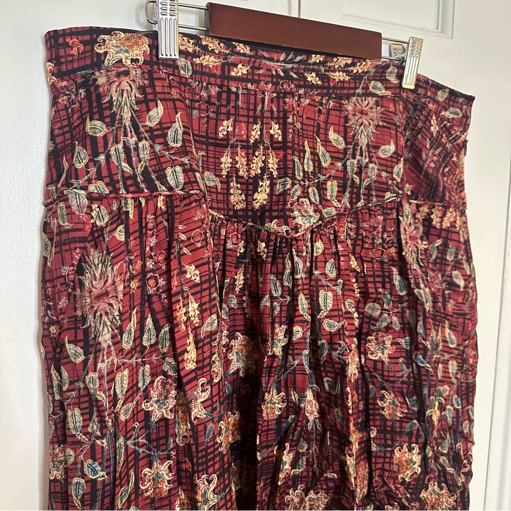 Peruvian Connection Silk Blend Skirt Red Floral Abstract Boho Lagenlook Mature - Picture 5 of 7